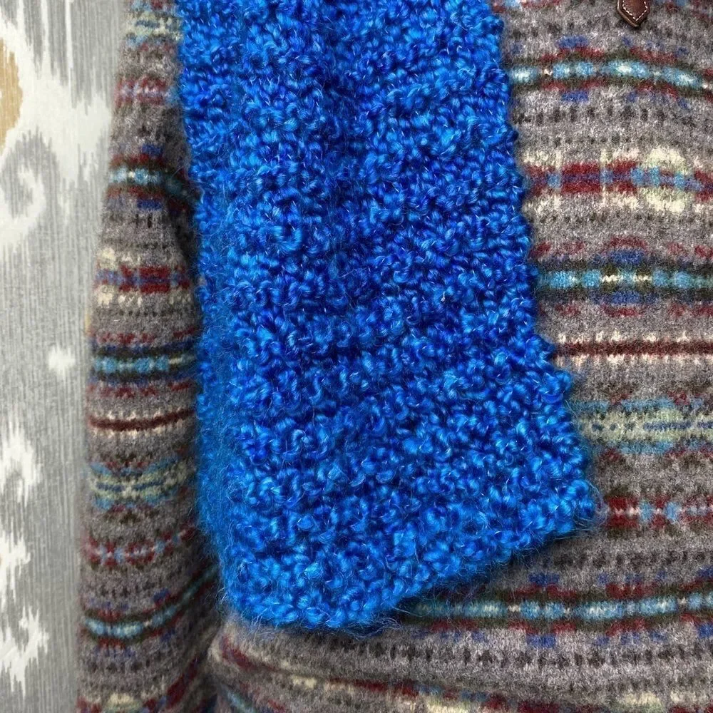 Unisex Hand-knit Oblong Blue Scarf